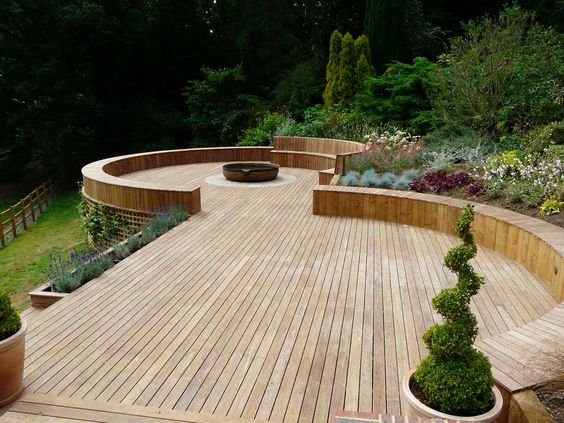 Garden decking ideas; an ideal winter gardening project